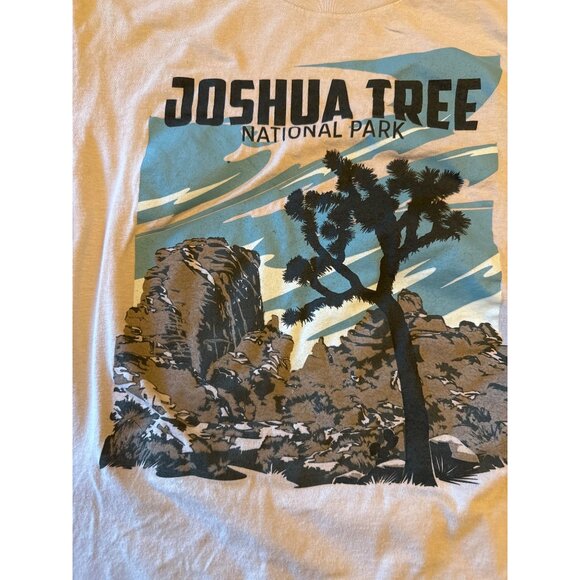Gildan Softstyle Joshua Tree National Park Graphic T-Shirt M Beige Cotton - Picture 2 of 4